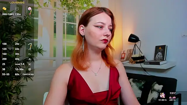 Snapshot of pretty_little_thing chatting on 13, 10, 2025 pretty little thing online show from 13, 10, 2025