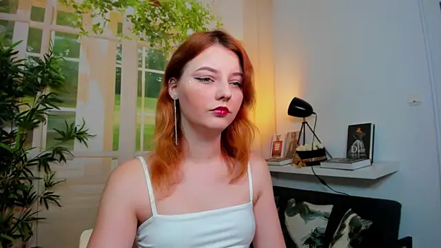 Snapshot of pretty_little_thing chatting on 25, 10, 2025 pretty little thing online show from 25, 10, 2025