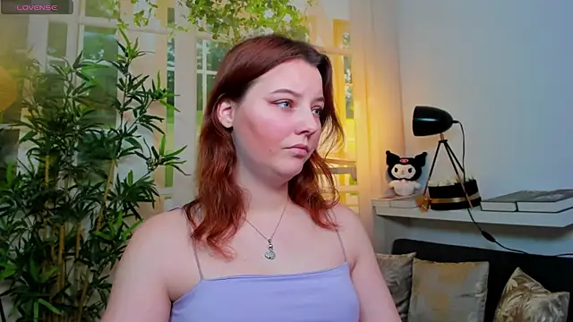 Snapshot of pretty_little_thing chatting on 2, 2, 2026 pretty little thing online show from 2, 2, 2026