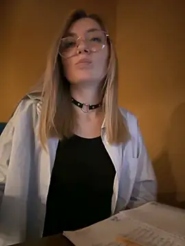 Snapshot of Crazy-Rosa chatting on 6, 2, 2025 Crazy-Rosa online show from 6, 2, 2025