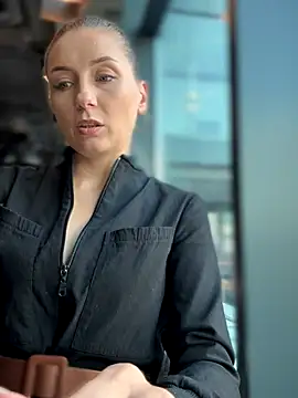 Snapshot of Crazy-Rosa chatting on 30, 10, 2025 Crazy-Rosa online show from 30, 10, 2025