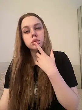 Snapshot of Marylallka5 chatting on 7, 7, 2026 Marylallka5 online show from 7, 7, 2026