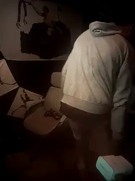 Snapshot of Gillygilly76 chatting on 1, 2, 2026 Gillygilly76 online show from 1, 2, 2026