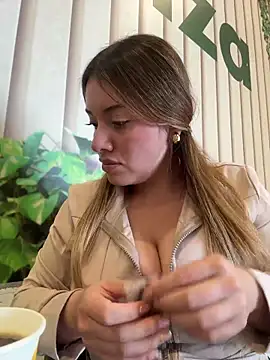 Snapshot of valery_mora chatting on 1, 7, 2026 valery mora online show from 1, 7, 2026