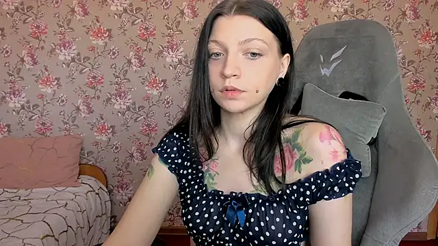 Snapshot of Lolly_Haze chatting on 5, 5, 2026 Lolly Haze online show from 5, 5, 2026