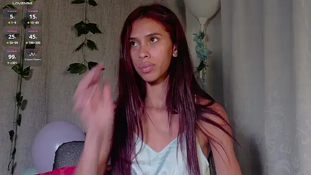 Snapshot of Iamkarlaa_doll chatting on 28, 1, 2025 Iamkarlaa doll online show from 28, 1, 2025