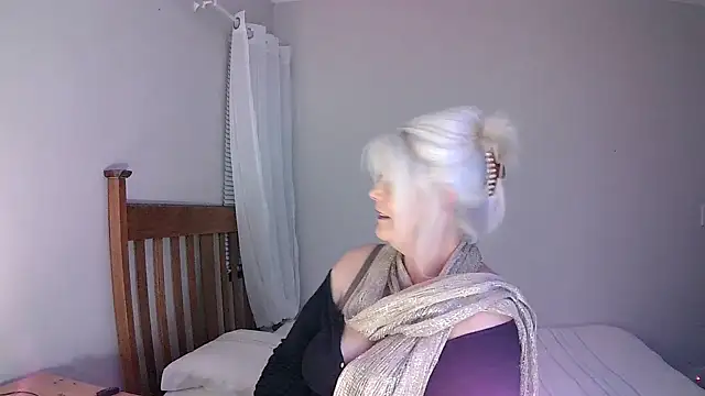 Snapshot of Miahotmilf chatting on 29, 1, 2025 Miahotmilf online show from 29, 1, 2025