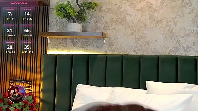 Snapshot of MonicaMoret chatting on 16, 7, 2026 MonicaMoret online show from 16, 7, 2026