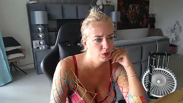 Snapshot of Wendysexyx chatting on 15, 7, 2026 Wendysexyx online show from 15, 7, 2026
