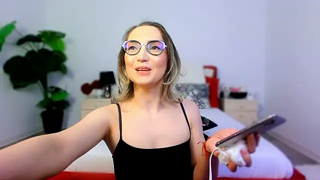 CharmingAnnie online show from 6, 4, 2026