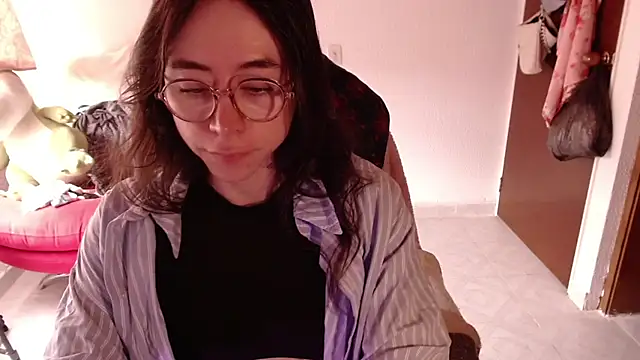 emily pearl  online show from 9, 11, 2025