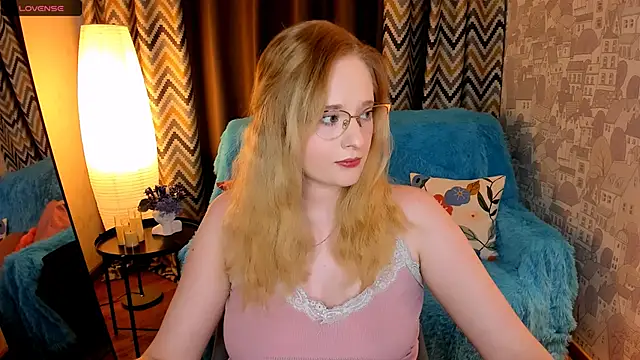 Aemilia  online show from 15, 11, 2025