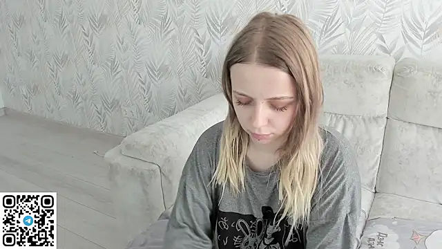 Snapshot of Alice_Halle chatting on 3, 6, 2026 Alice Halle online show from 3, 6, 2026