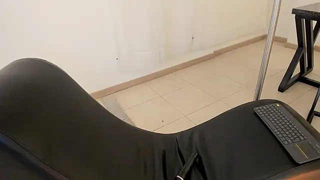 Snapshot of Barbara_honey chatting on 12, 11, 2025 Barbara honey online show from 12, 11, 2025