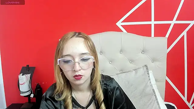 Liaroberts1 online show from 10, 1, 2025