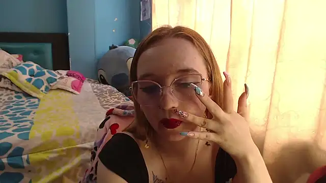 Liaroberts1 online show from 8, 2, 2025