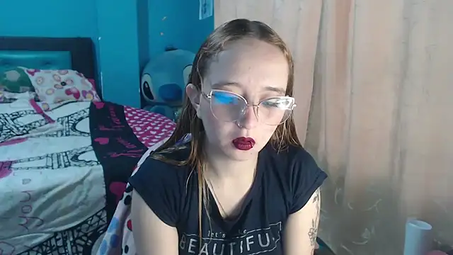 Liaroberts1 online show from 12, 2, 2025