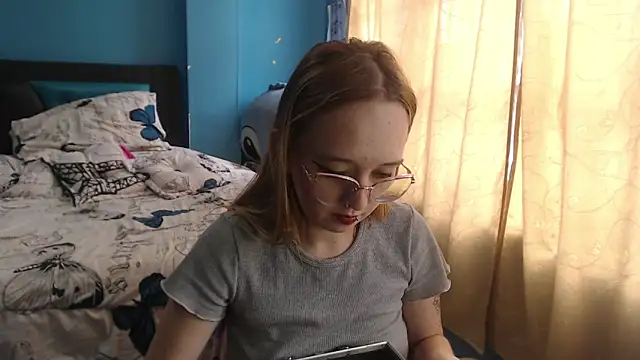 Liaroberts1 online show from 18, 2, 2025