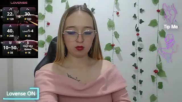 Liaroberts1 online show from 6, 2, 2026