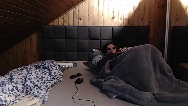 BoeseMoni1998 online show from 9, 2, 2025