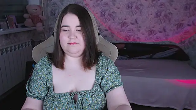 Snapshot of Estelle_Hicks chatting on 18, 4, 2026 Estelle Hicks online show from 18, 4, 2026