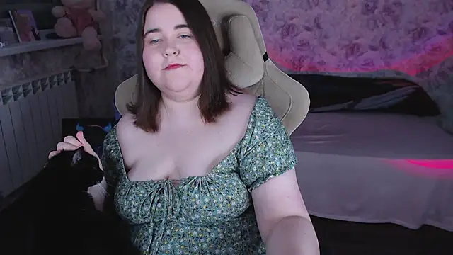 Snapshot of Estelle_Hicks chatting on 18, 4, 2026 Estelle Hicks online show from 18, 4, 2026