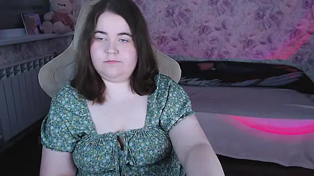 Snapshot of Estelle_Hicks chatting on 18, 5, 2026 Estelle Hicks online show from 18, 5, 2026