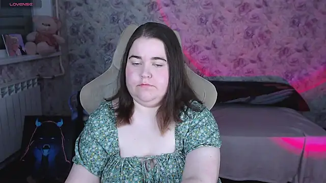 Snapshot of Estelle_Hicks chatting on 21, 5, 2026 Estelle Hicks online show from 21, 5, 2026