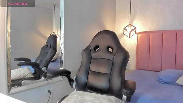 SUNNYCYRUS online show from 20, 10, 2025