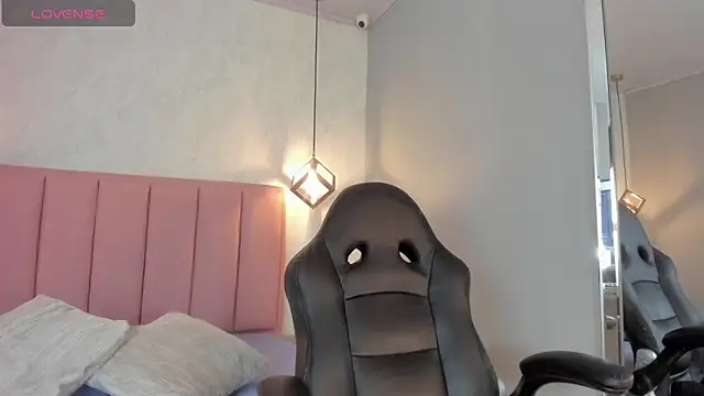 SUNNYCYRUS online show from 21, 10, 2025