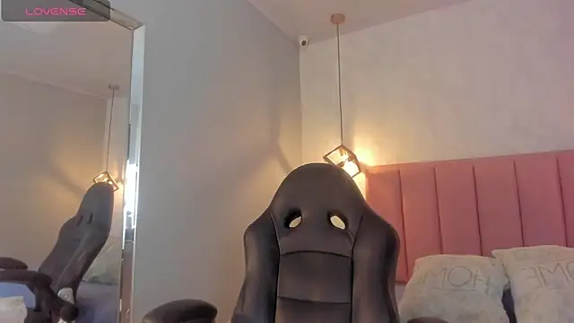 SUNNYCYRUS online show from 13, 1, 2026