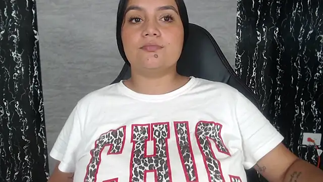 evelin 999  online show from 7, 3, 2025