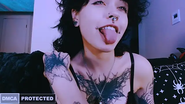 NaughtyLittleFox online show from 26, 4, 2026