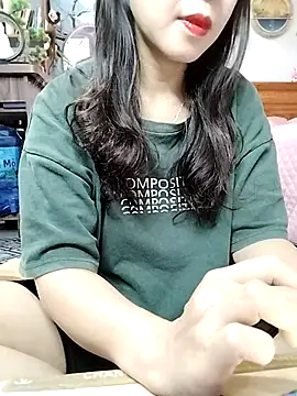 Snapshot of cream1299 chatting on 22, 4, 2026 cream1299 online show from 22, 4, 2026