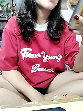 Snapshot of cream1299 chatting on 9, 5, 2026 cream1299 online show from 9, 5, 2026