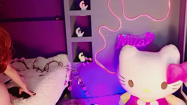 Snapshot of miia__baker chatting on 2, 4, 2026 miia baker online show from 2, 4, 2026