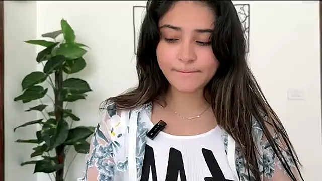 Snapshot of demieliss chatting on 21, 4, 2026 demieliss online show from 21, 4, 2026