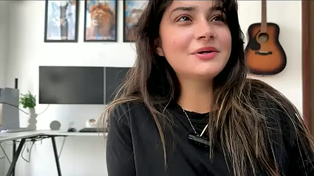 Snapshot of demieliss chatting on 17, 5, 2026 demieliss online show from 17, 5, 2026