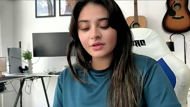 Snapshot of demieliss chatting on 21, 5, 2026 demieliss online show from 21, 5, 2026