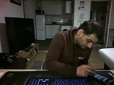 Snapshot of mihaimichael chatting on 1, 4, 2026 mihaimichael online show from 1, 4, 2026