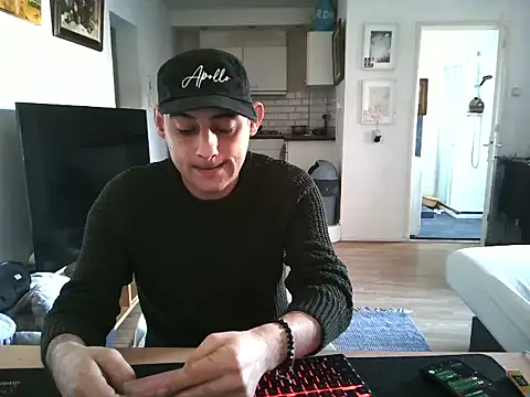 Snapshot of mihaimichael chatting on 7, 4, 2026 mihaimichael online show from 7, 4, 2026