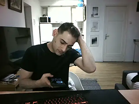 Snapshot of mihaimichael chatting on 2, 5, 2026 mihaimichael online show from 2, 5, 2026