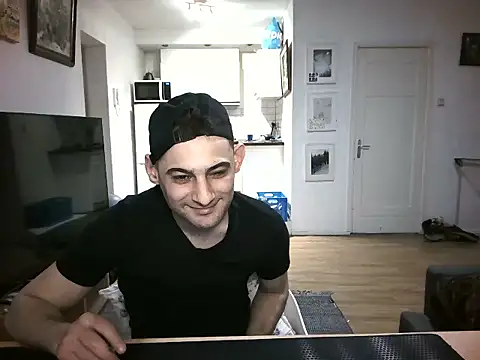 Snapshot of mihaimichael chatting on 4, 5, 2026 mihaimichael online show from 4, 5, 2026