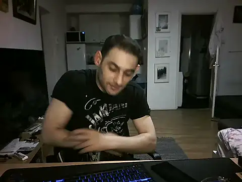 Snapshot of mihaimichael chatting on 17, 5, 2026 mihaimichael online show from 17, 5, 2026