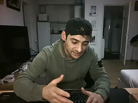 Snapshot of mihaimichael chatting on 10, 6, 2026 mihaimichael online show from 10, 6, 2026