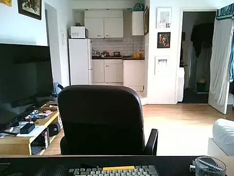 Snapshot of mihaimichael chatting on 30, 6, 2026 mihaimichael online show from 30, 6, 2026