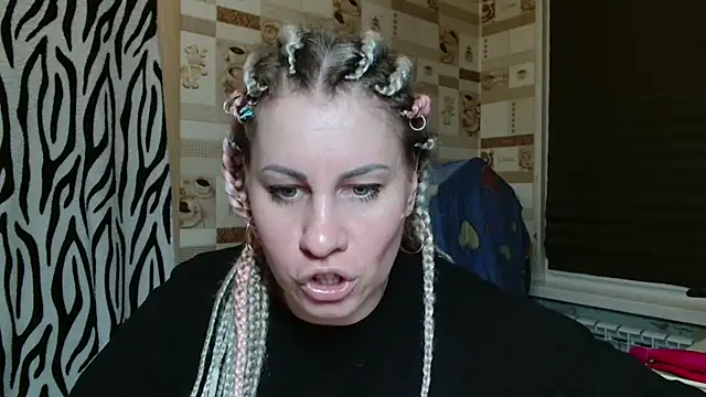 Snapshot of TherestlessKitty chatting on 4, 5, 2026 TherestlessKitty online show from 4, 5, 2026