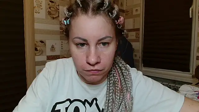 Snapshot of TherestlessKitty chatting on 11, 5, 2026 TherestlessKitty online show from 11, 5, 2026