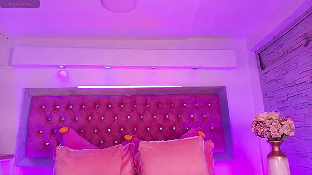 Tayzon Foxxx online show from 14, 12, 2025