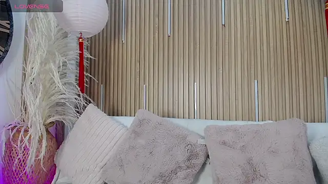 Tayzon Foxxx online show from 6, 3, 2026